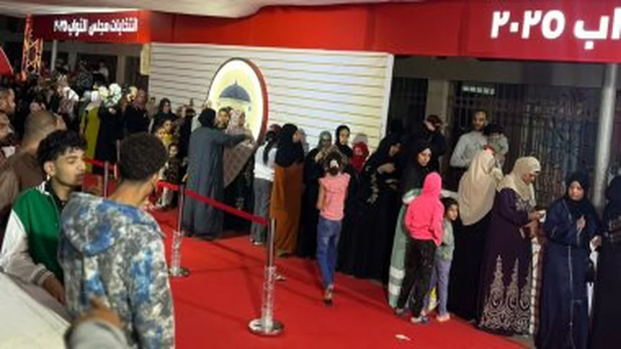 طوابير طويلة أمام لجان الأسمرات والمقطم مع اقتراب إغلاق التصويت بساعة